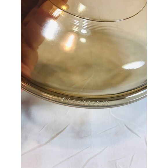 Vintage 1980’s Pyrex Visionware 023 1.5 qt. Amber covered dish with 623C lid. - Picture 8 of 12